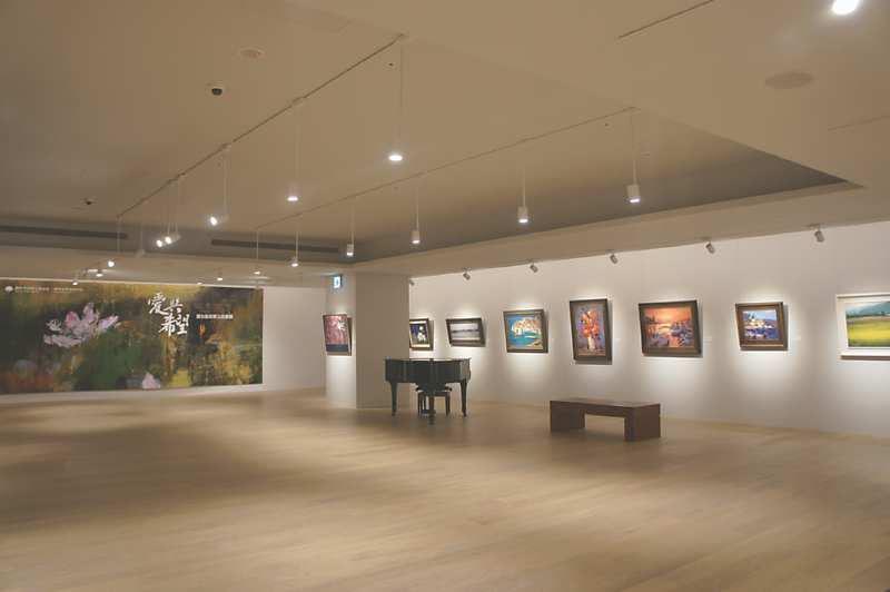 ●國泰世華藝術中心新展場空間寬敞雅致,讓參展者以愉悅的心情賞畫。圖/國泰世華藝術中心提供 image