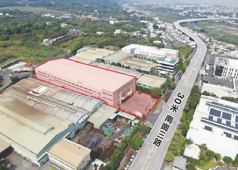 ↑戴德梁行受委託標售南投南崗工業區大面積廠房,因貿易戰台商回流效應,市場詢問度熱烈;圖為標的物現況。圖/業者提供 image