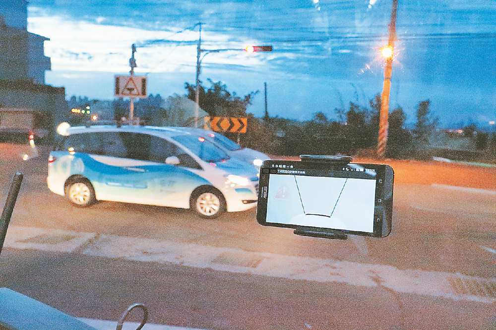 →工研院研發車聯網系統iRoadSafe已在台灣部分路口應用,未來結合5G將加速影像與圖資等傳輸運算資料時間。圖/工研院提供 image