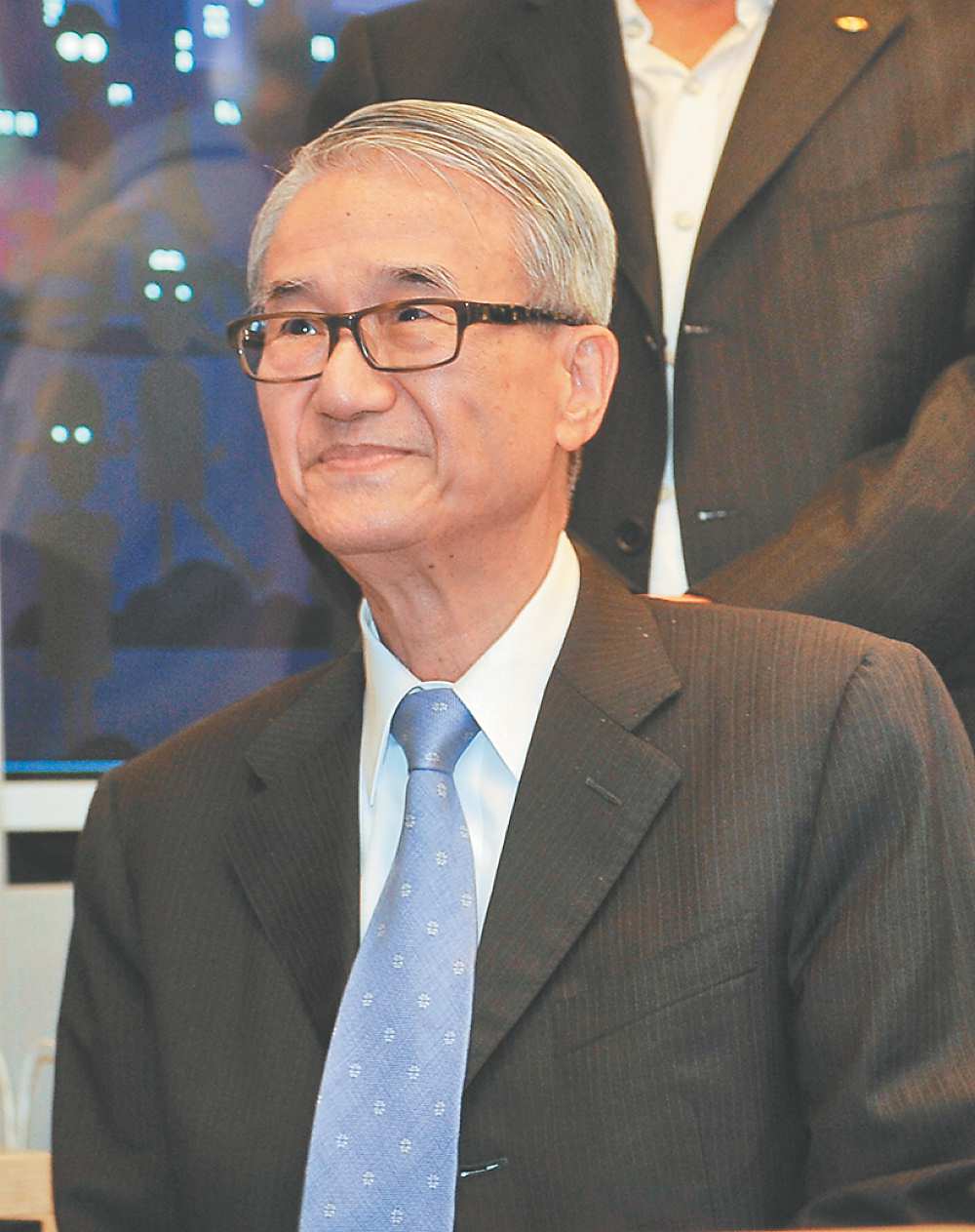 新光人壽董事長吳東進 image