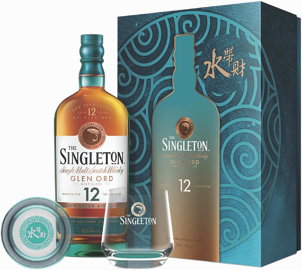●如五行中的「水」能養育萬物,「蘇格登12年單一麥芽威士忌」承繼蘇格蘭黑島Glen Ord從高山湖泊與地下湧泉匯集而成的「天地之水」,無汙染的純淨水源充滿豐富礦物質,為酒體的圓滑口感打造成功的第一步。建議售價:1,380元。圖/業者提供 image