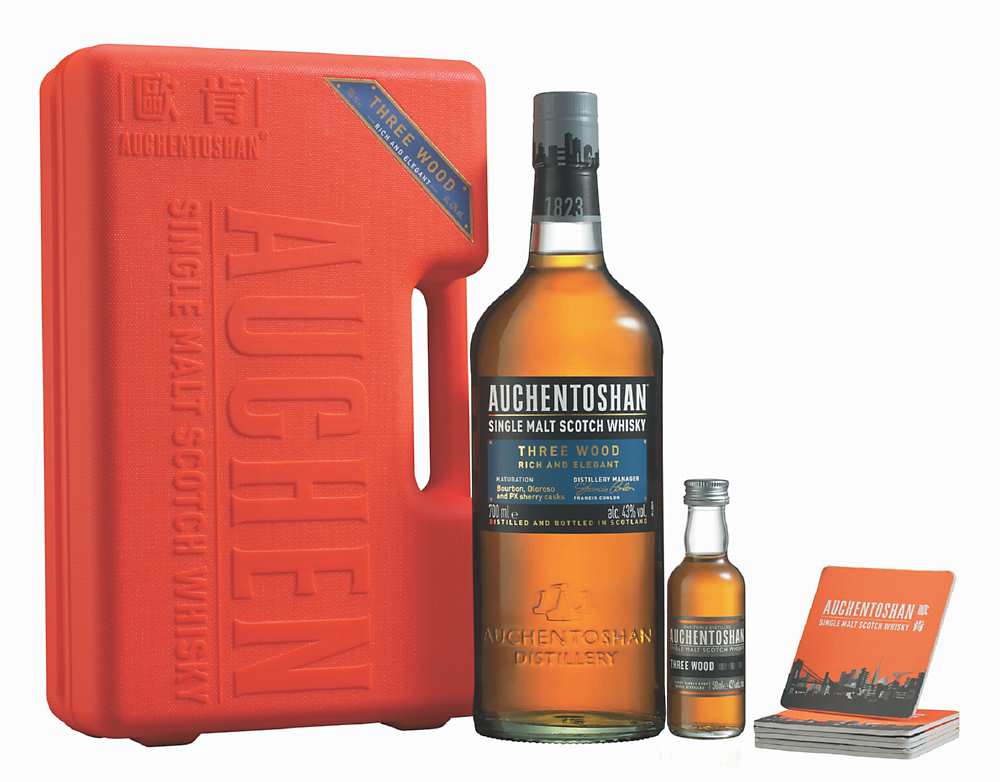 ●「歐肯三桶單一麥芽威士忌」擁有層次豐富又醇厚的太妃糖與雪莉酒香甜口感。建議售價:1,920元。圖/業者提供 image