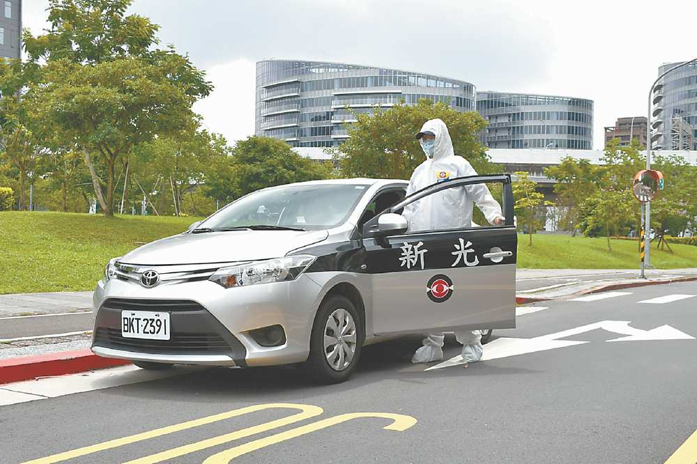 ●新光保全堅守崗位,共同守護台灣的安全與健康。圖/業者提供 image