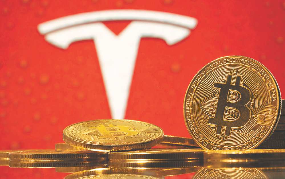 ●加密貨幣比特幣第二季崩跌逾四成,6月更摜破3萬美元大關,導致特斯拉可能被迫要減記比特幣資產價值,恐對其獲利造成侵蝕。圖/路透 image