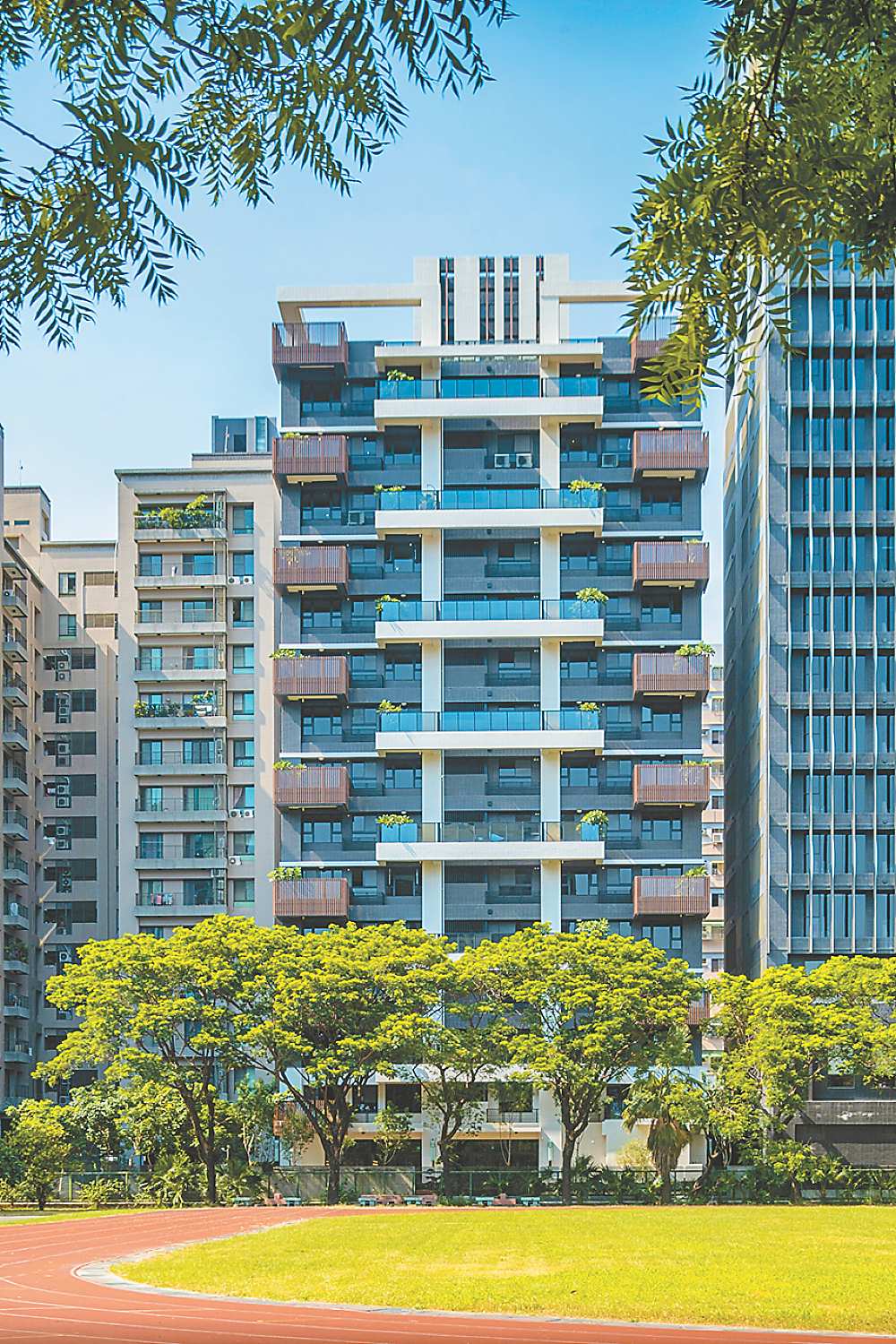 ●位於高雄農16的城揚「J MODERN」新成屋大樓,在今年8月開賣迄今,已售出81%,每坪成交均價約40萬元。圖/顏瑞田 image