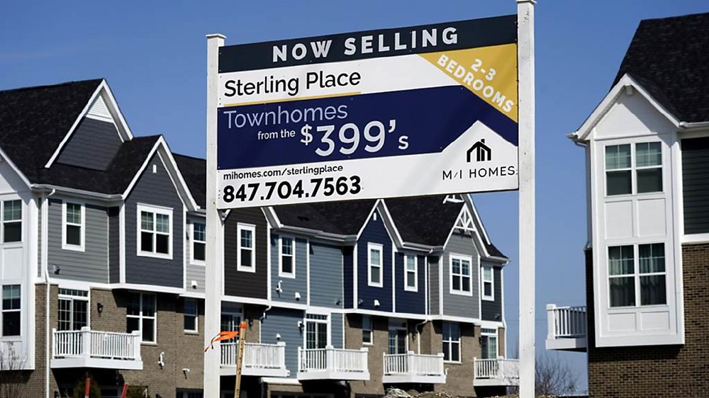 8月美國30年期固定房貸平均利率達7.07%,購屋者負擔加重。圖/美聯社 image