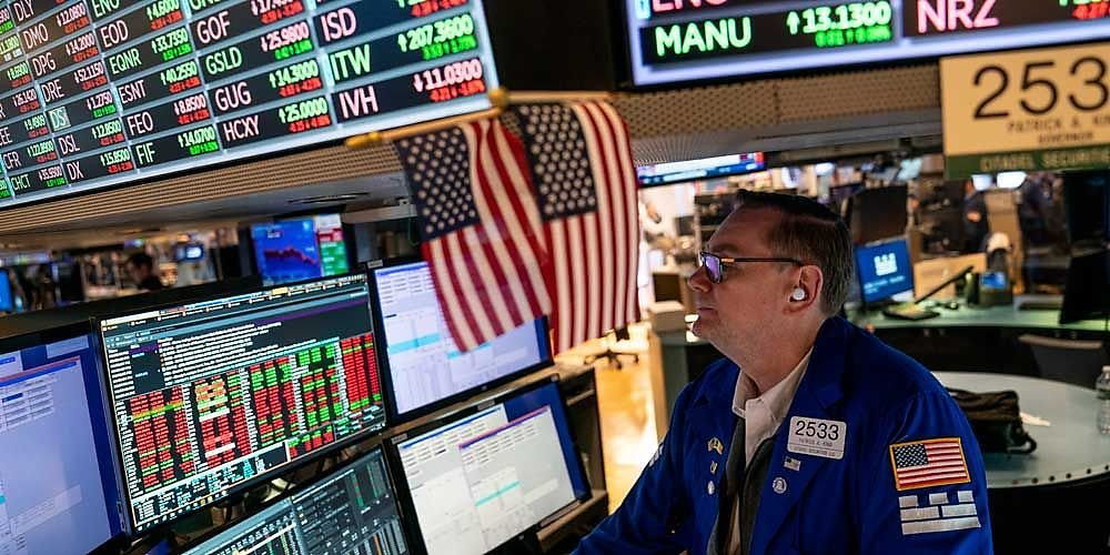 2024年投資展望,彙整法人的看法,除持續喊「東山債起」外,八大資產管理機構普遍最看好三標的─美、日、台以及科技股。圖/本報資料照片 image