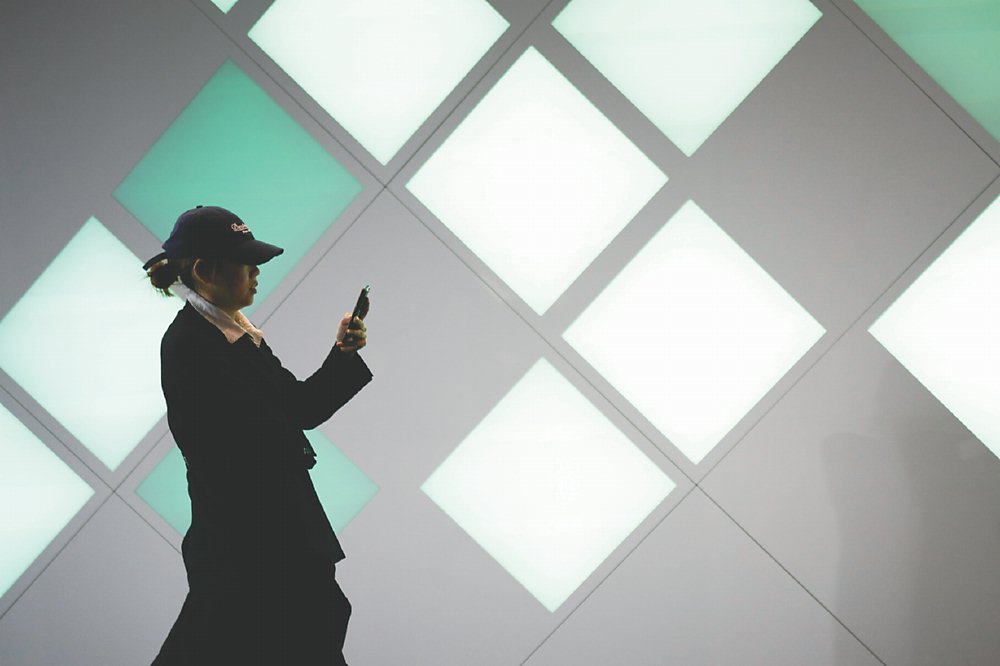 2024世界行動通訊大會(MWC2024)登場,代工大廠廣達、仁寶於大會中鎖定5G、AI及衛星物聯網等商機大秀肌肉。圖/美聯社 image