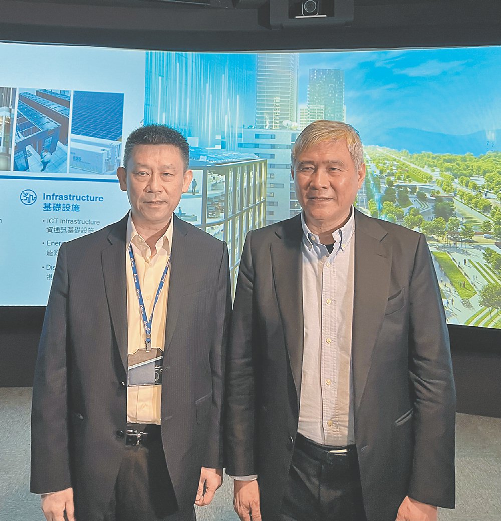 台達1日舉行法說,右為董事長海英俊,左為執行長鄭平。圖/鄭淑芳 image