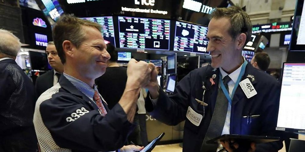 對沖基金Citadel創辦人葛瑞芬1日給投資人的信件指稱,美國經濟未來數季將溫和成長,並警告美債危機不容輕忽。圖/美聯社 image