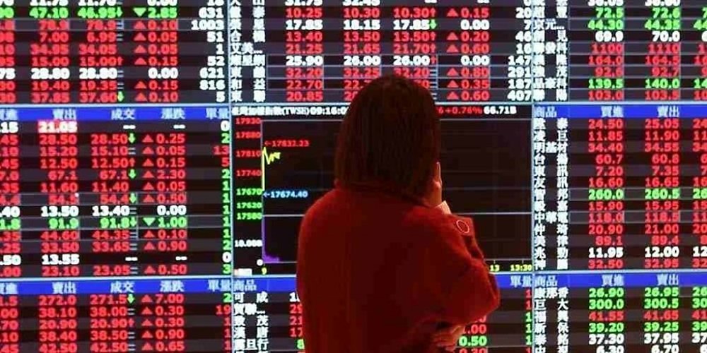 台股2日再創歷史新高,指數飆漲244點,衝上20,466點,法人建議,操作上聚焦產業前景正向,逢低布局聯詠、義隆等電子鏈。圖/本報資料照片 image