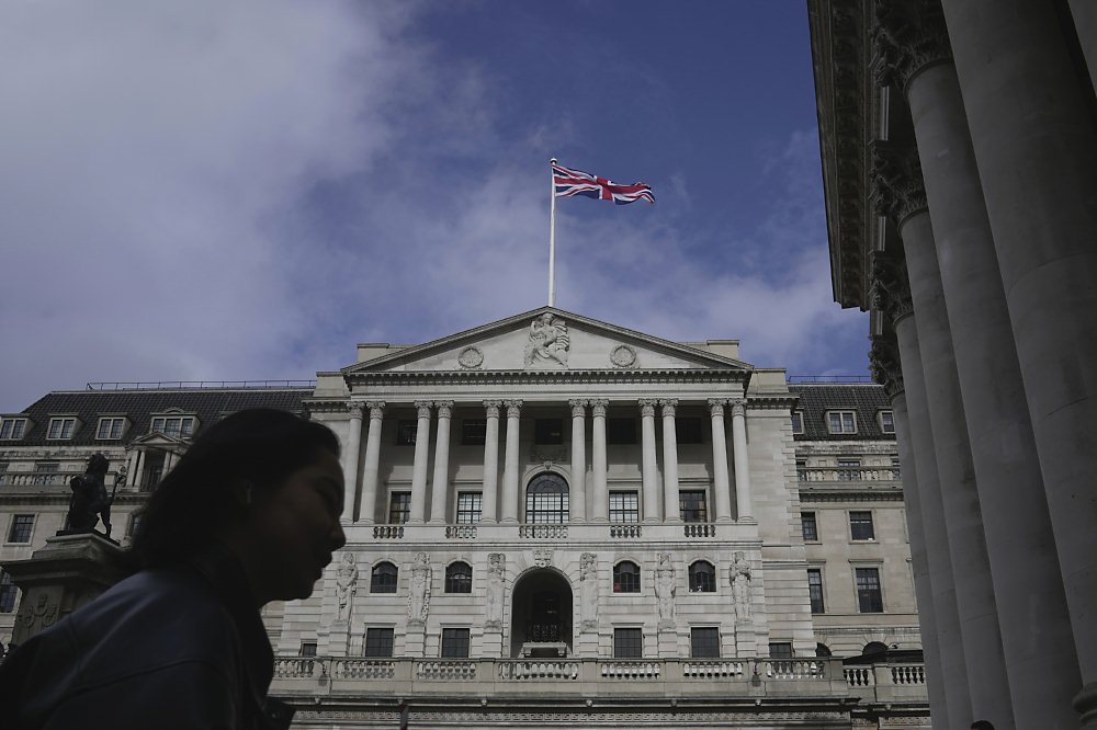 英國3月通膨率降到2年半低點,增加英國央行(BOE)今年稍後啟動寬鬆的機率。圖/美聯社 image