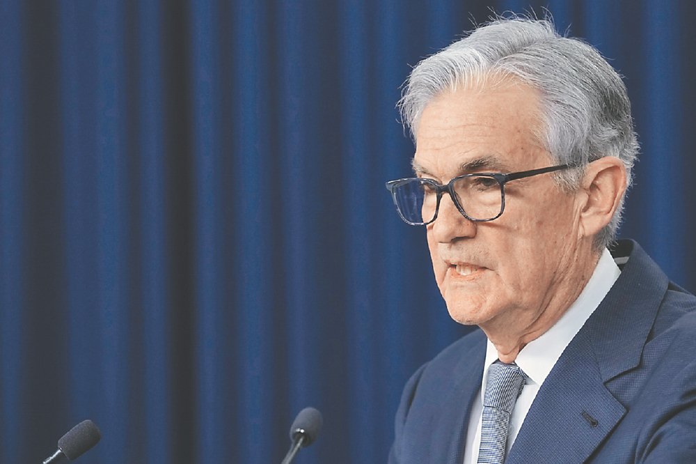 鮑爾在荷蘭阿姆斯特丹舉辦的外國銀行家協會(Foreign Bankers’ Association)年度大會發表演說時表示,「不要認為Fed下一步行動是升息,更有可能維持利率不變。」。圖/美聯社 image