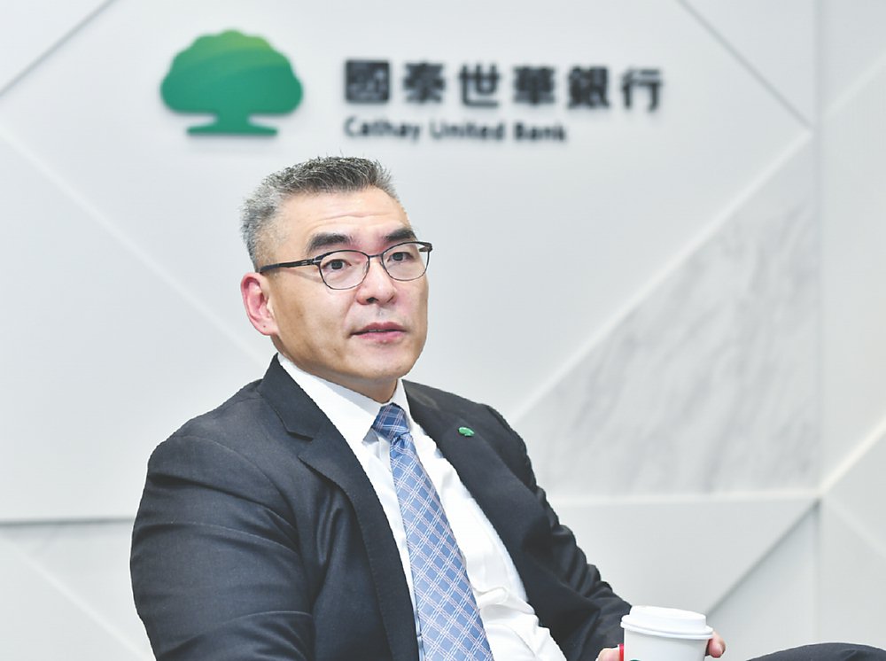●國泰世華銀國際管理部副總經理苗華本接受專訪。圖/王德為 image