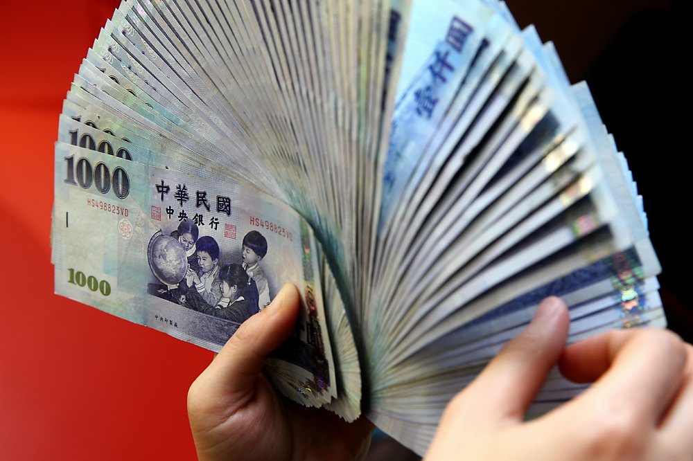 壽險業在專案運用與公共建設投資金額逐年增加,首季超過1,300億元,但占壽險業34.9兆元可運用資金仍不到1%。圖/本報資料照片 image