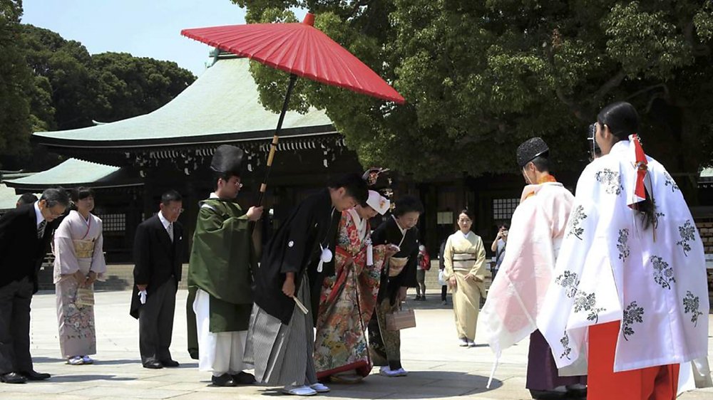東京都政府計畫推出約會應用程式,企圖拉抬結婚率。圖/美聯社 image