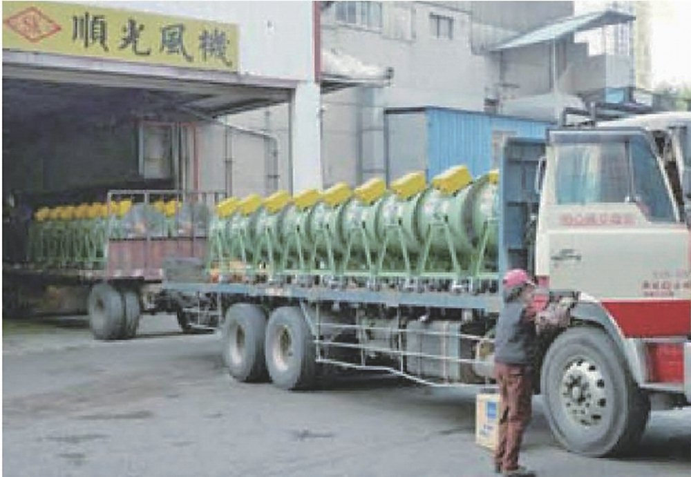 ●順光SK-530DC馬達採用雙滾珠軸承馬達,五段風速任你控,AC的大風量擁有靜音與省電功效,專利前後網快拆好清洗,且保固5年。圖/順光提供 image