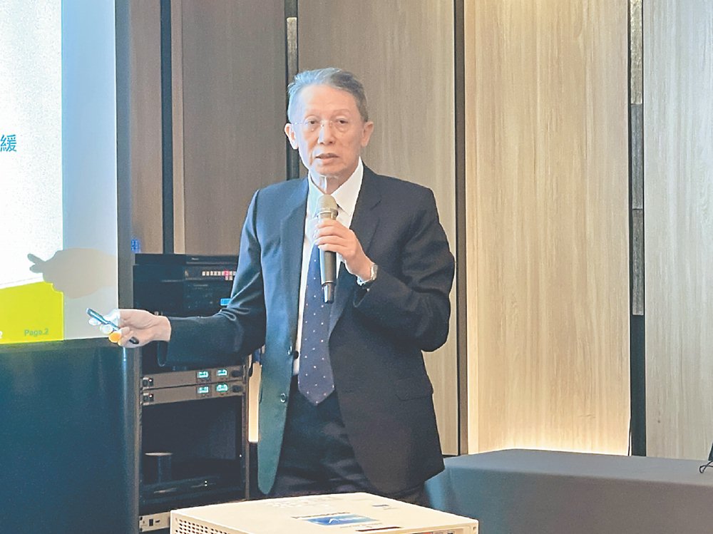 汎銓董事長柳紀綸4日分析目前全球半導體市況及目前汎銓在先進製程的營運布局。圖/張瑞益 image
