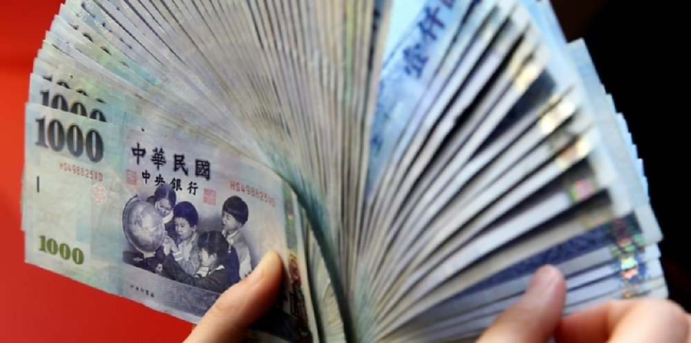 Fed啟動降息循環,若激發一波熱錢大肆進擊,新台幣匯率波動加大,央行下一步的重點恐將轉向「穩匯率」。圖/本報資料照片 image