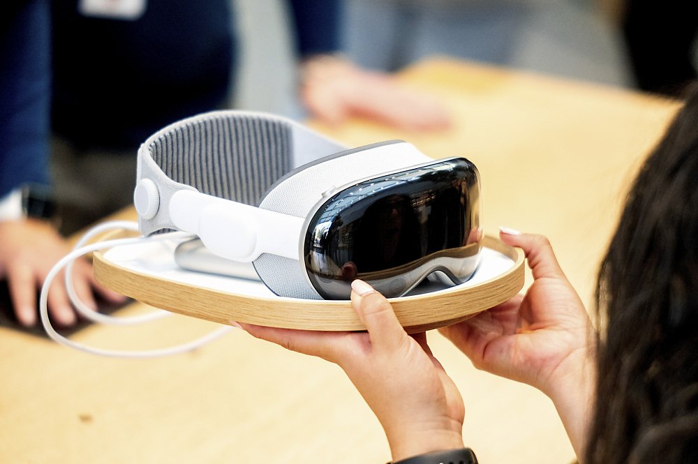 ●Apple頭戴式裝置Vision Pro。圖/美聯社 image