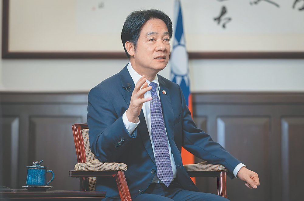 總統賴清德日前接受《日本經濟新聞》專訪指出,如果美國對灣台採取《232條款》措施,對晶片或相關產業課徵關稅的話,反而不利台灣半導體產業或資通訊產業到美國投資。圖/總統府提供 image