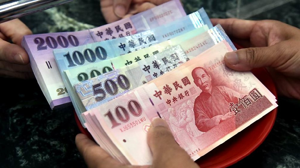 央行書面報告內容指出,暌違24年後再次宣布啟動鈔券改版。圖/本報資料照片 image