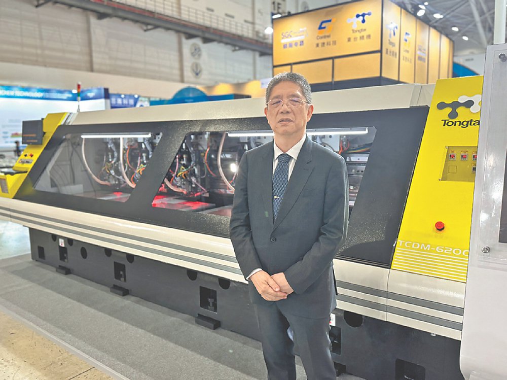東台精機與東捷科技攜手參加台灣電路板產業國際展會。圖為東台集團董事長嚴瑞雄。圖/沈美幸 image