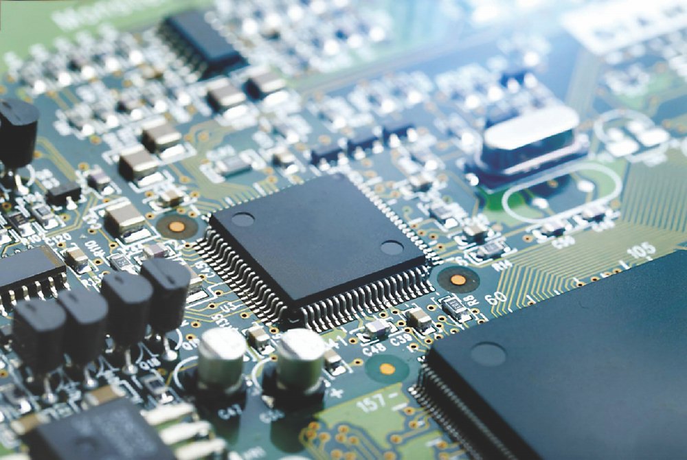 受限記憶體缺貨價漲,板卡廠供貨受累吃緊,CPU亦有供貨缺口,對第四季為傳統旺季的板卡業者蒙上陰影。圖/Freepik image