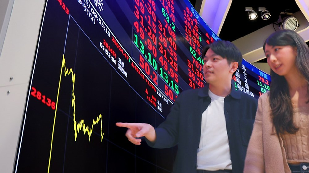 台股10月下旬屢創歷史新高,27日盤中甚至超越28,000點大關。圖/鄧博仁 image