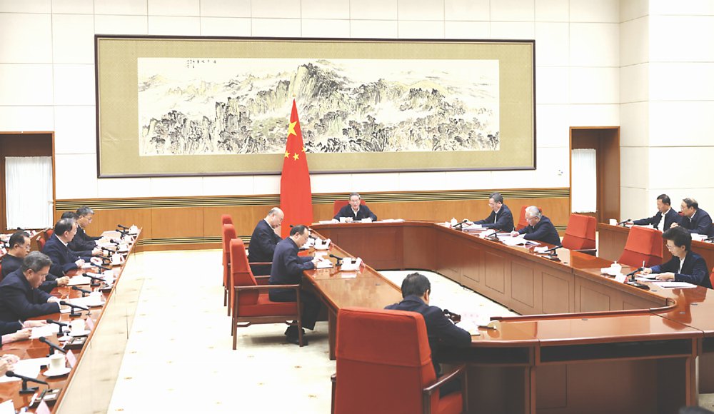 剛於23日閉幕的中共第二十屆四中全會通過「十五五規劃建議」。圖/新華社 image